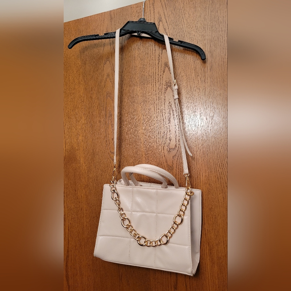 Chic Quilted Blush Pink Purse with Gold Chain Strap